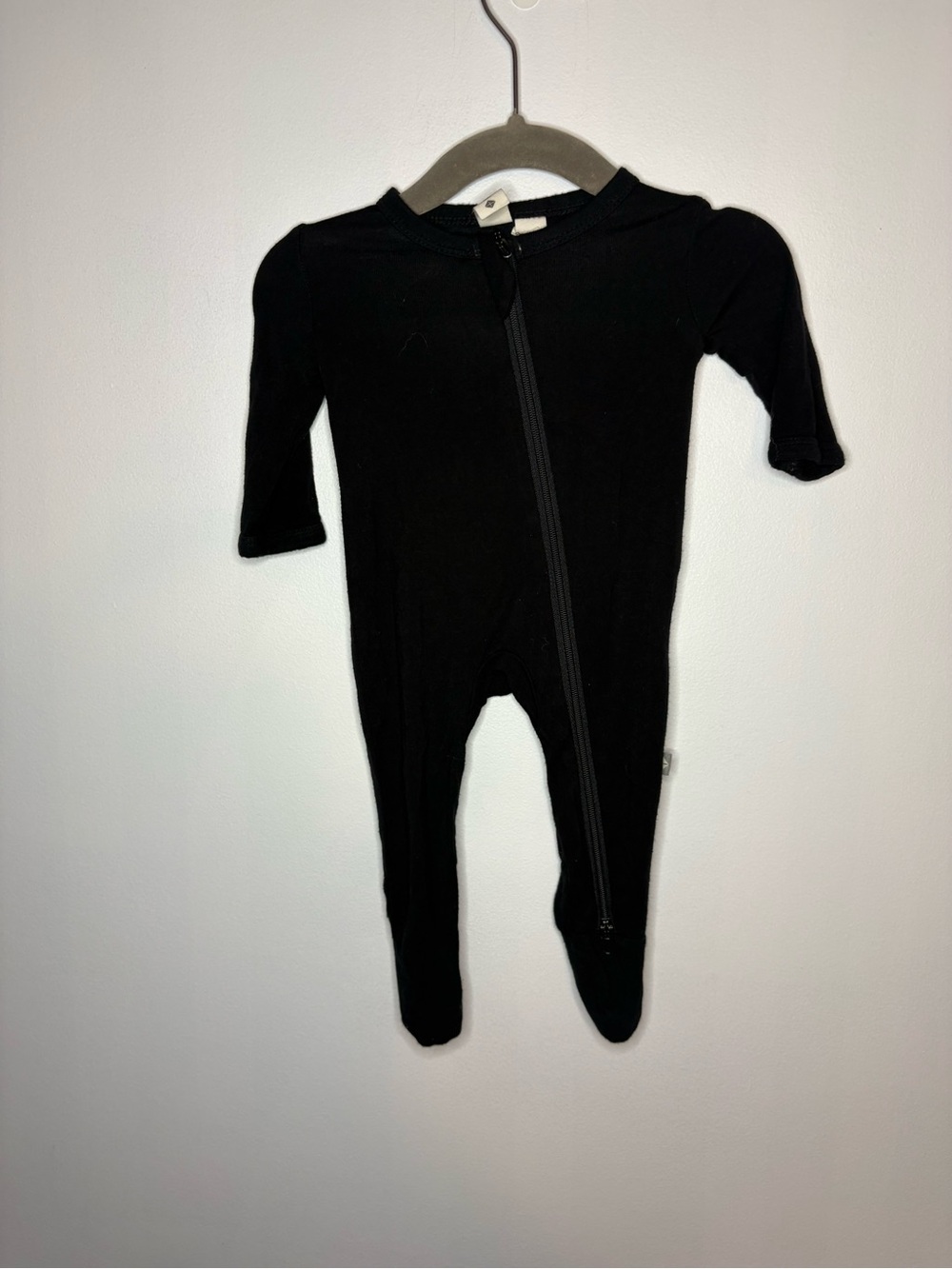 Black Footed One-Piece Zippered Baby Romper - kyte baby